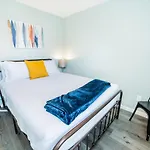Fascinating 1Br1 Ba Near Festive Dt And Riverwalk