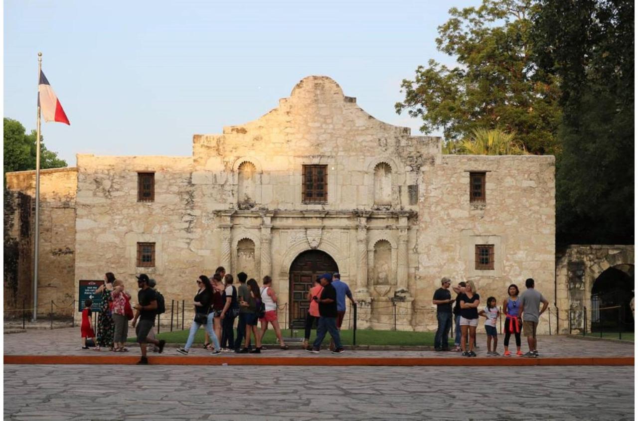 Fascinating 1br1 Ba Near Festive Dt And Riverwalk Сasa de vacaciones San Antonio